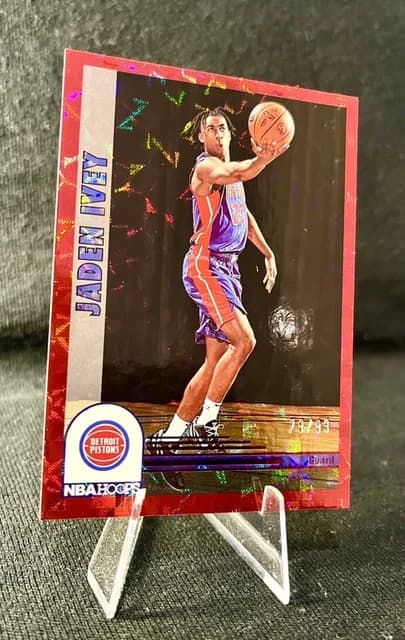 Jaden Ivey 2022/23 Hoops Tribute Rookie (Colour Match) Hyper Red /99